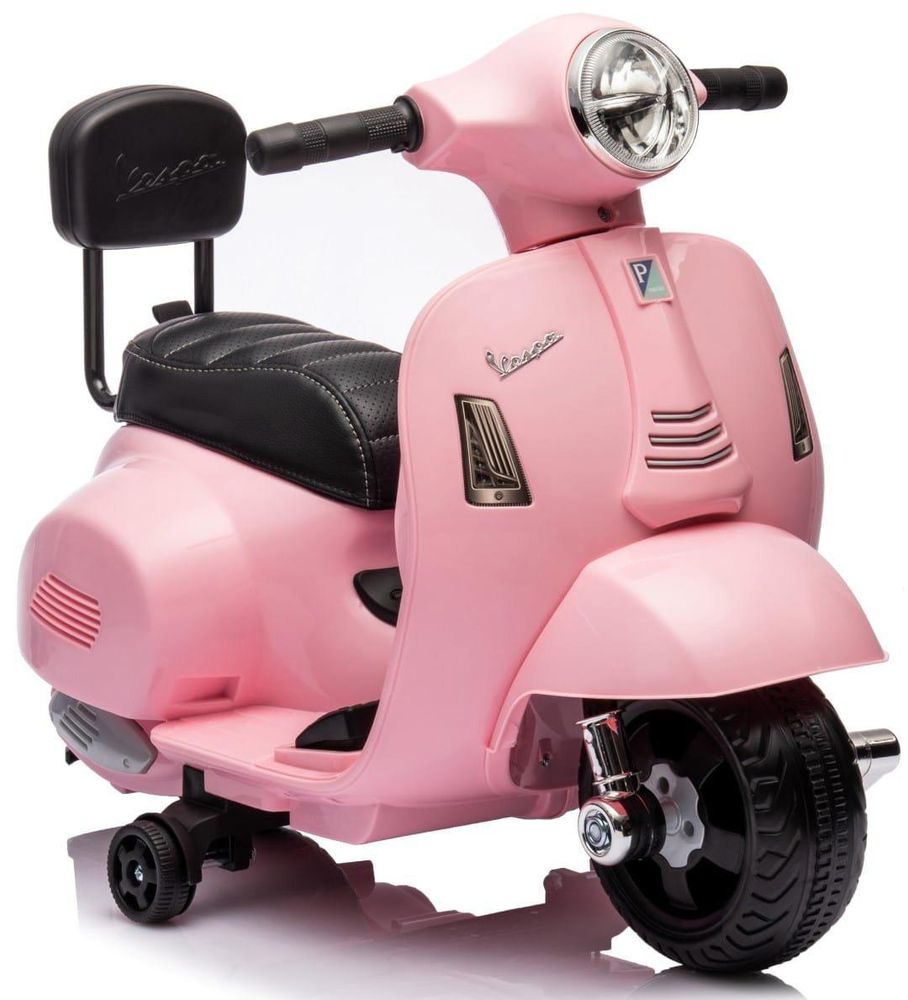 Schrägansicht des Vespa Kinder Elektro Motorrads, Fokus auf Design und Details