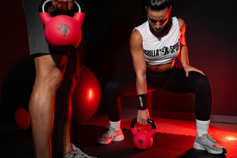GORILLA SPORTS® Kettlebell 2–32 kg – Gusseisen Kugelhantel mit Vinylbeschichtung, Bodenschonen