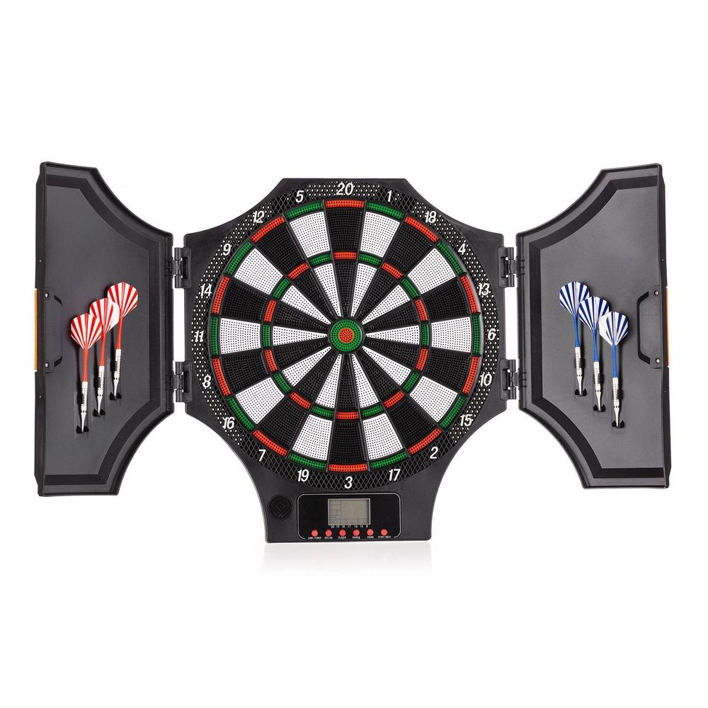 E-Dartboard geöffnet mit rotem und blauem Dart-Set