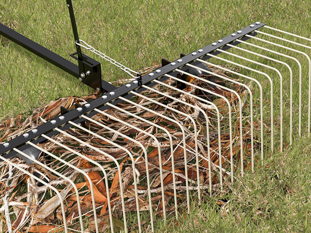 Wiltec Rasentraktor Rechen mit 148 cm Arbeitsbreite, Rasenlüfter zum Entmoosen und Laubrechen auf Rasen, Vertikutierer für Aufsitzmäher, ATV und UTV