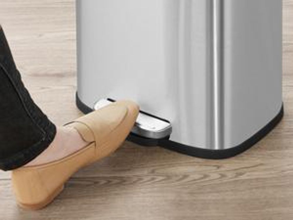 SONGMICS Mülleimer 30L Treteimer Edelstahl mit Deckel und Inneneimer hygienisch und geruchsdicht LTB03NL