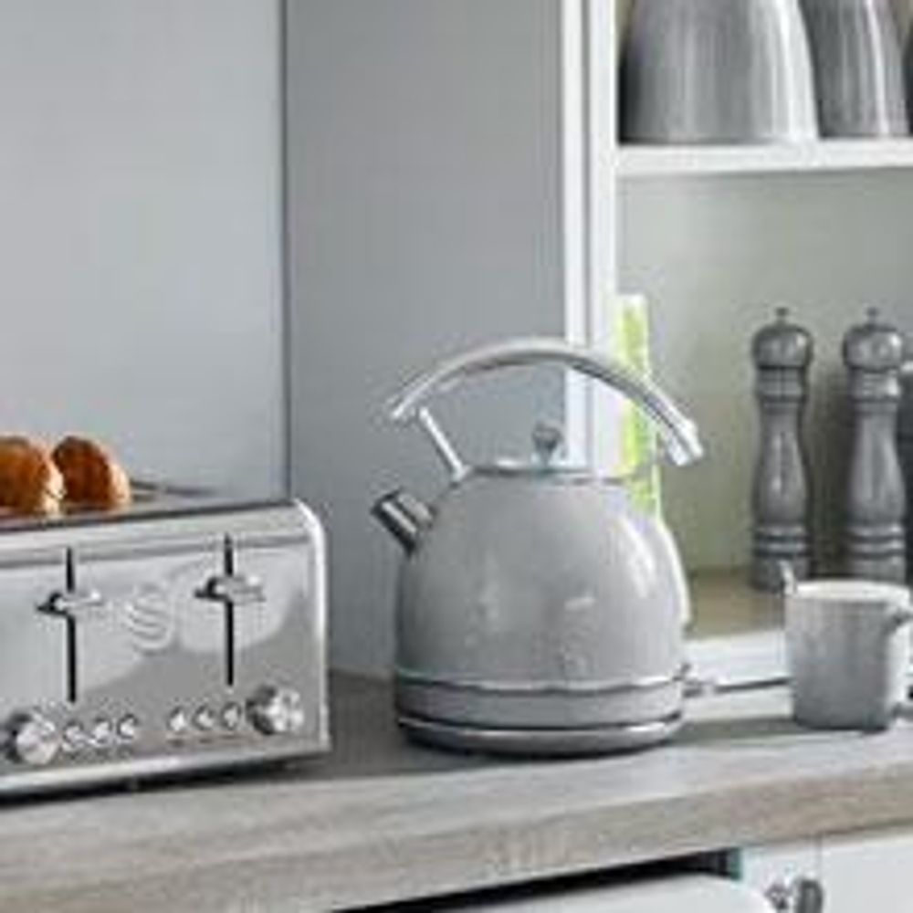 Swan Retro Elektrischer Wasserkocher 1,8 Liter, Vintage Design, Abschaltautomati