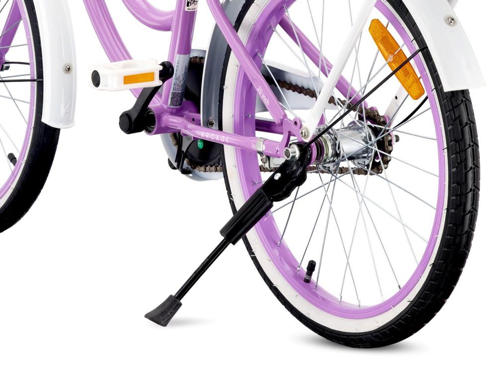 Detail zadného kolesa s bočnou opierkou a časťou rámu bicykla SUN BABY Heart Bike 20".