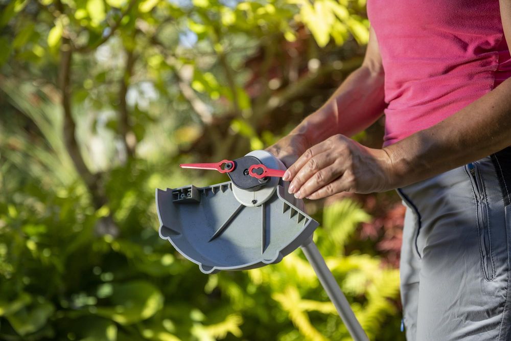 IKRA Akku Rasentrimmer IART 1224| 12V | 24 cm Schnittbreite | Nylonmesser-System | inkl. 20 Ersatzmesser |  inkl. Akku & Ladegerät