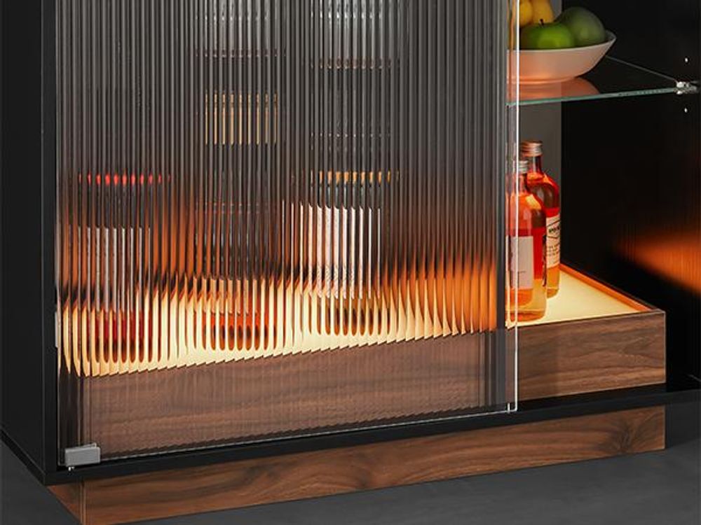 VASAGLE Weinschrank mit Beleuchtung, Sideboard mit LED, Küchenschrank für Weinflaschen, Barschrank mit Weinglashalter, geriffelte Glastür