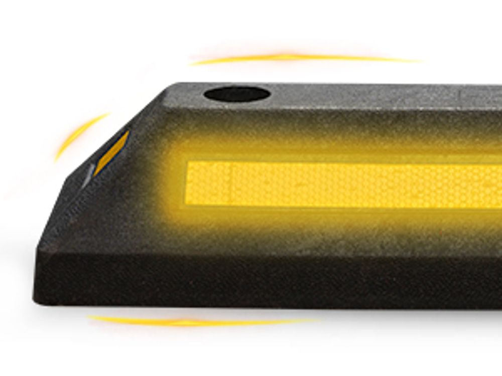 Wiltec Radstopper 56 x 15 x 10 cm, 2x Einparkhilfe aus Gummi, Parkplatzbegrenzung mit gelben Reflexionsstreifen & Schraubrillen, Parkplatzsperre für Garage