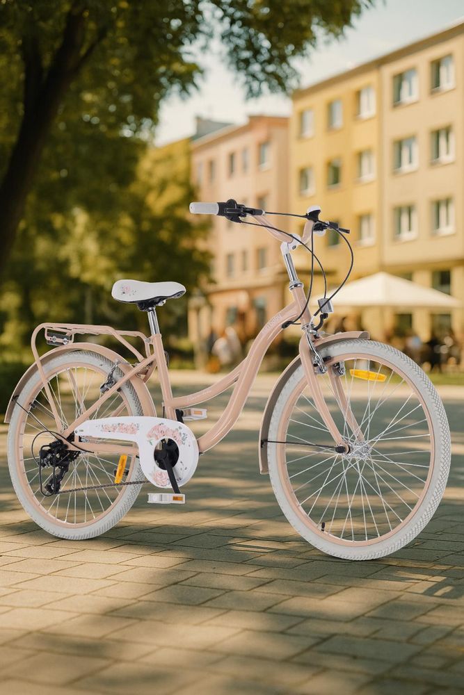 Bicicleta SUN BABY estacionada en una zona urbana