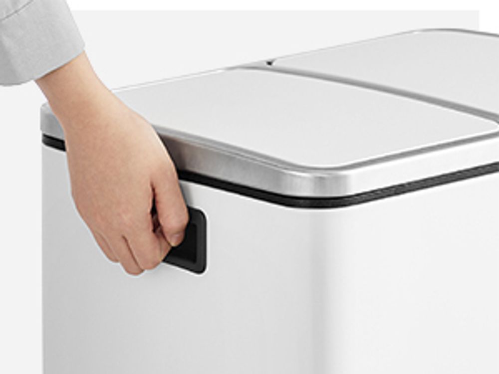 SONGMICS Mülleimer Küche, 2 x 15 L, Mülltrennsystem, Abfalleimer aus Metall, Treteimer mit Inneneimern und Griffen, Mülltrennung, Softclose, luftdicht, weiß LTB30WT