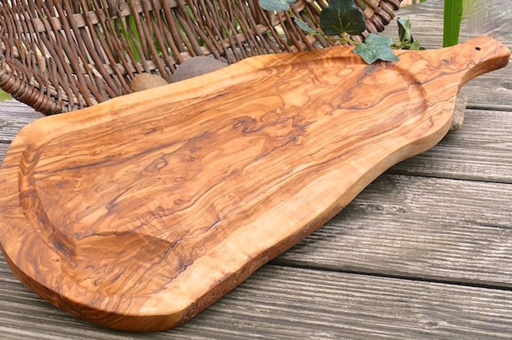 Tranchierbrett aus Olivenholz ca. 40–44 cm mit Saftrille – massiv & rustikal