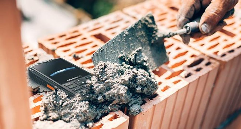 HAMMER HORIZON LTE 4G MOBILTELEFON MIT TASTATUR – ROBUST, RÜSTUNGSSICHER UND WIDERSTANDSFÄHIG Outdoor-Handy Dual SIM IP68 18h Laufzeit, Schwarz