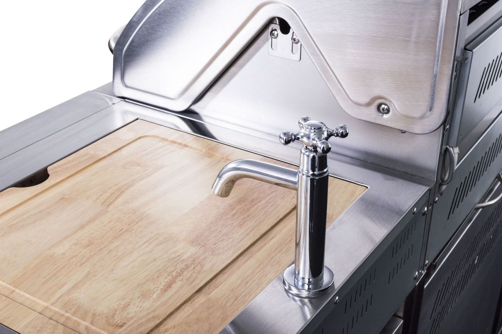 Gasgrill G21 Nevada BBQ dient als eine geräumige Gartenküche
