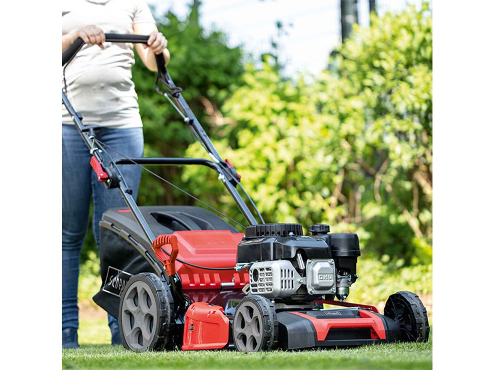 Scheppach Benzin Rasenmäher MS180-51 | 5,4 PS | 51cm Schnittbreite | 65L | Stahlgehäuse | 8-Fach Verstellung | Reinigungsfunktion | inkl. Motoröl