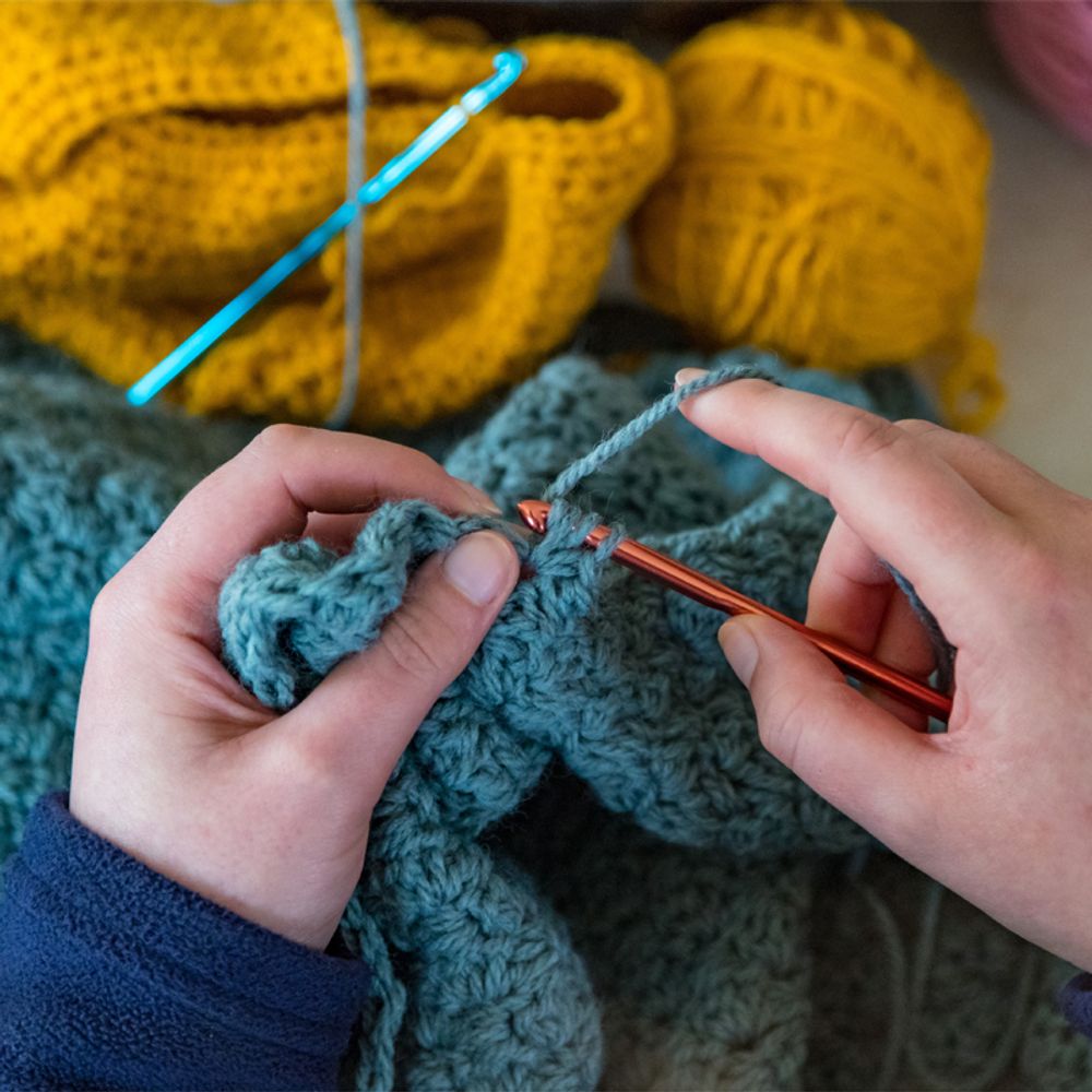 22er Häkelhaken Set aus Aluminium mit Tasche Häkelnadeln Mini Häkeln Stricknadeln Stricken für Kinder ab 8 Jahren Bunte Nadeln Ergonomische Retoo