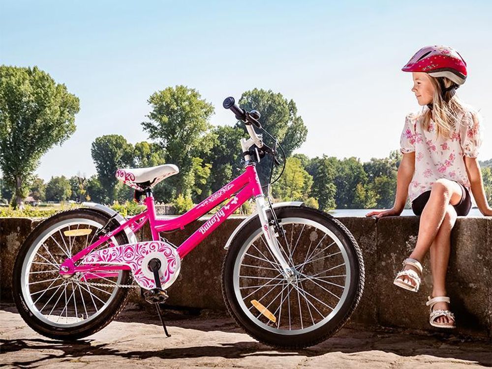 Actionbikes Kinderfahrrad Butterfly 20 Zoll | Kinder & Jugend Fahrrad - V-Brake Bremsen - Kettenschutz - Fahrradständer - 6-9 Jahre (Weiß/Pink)