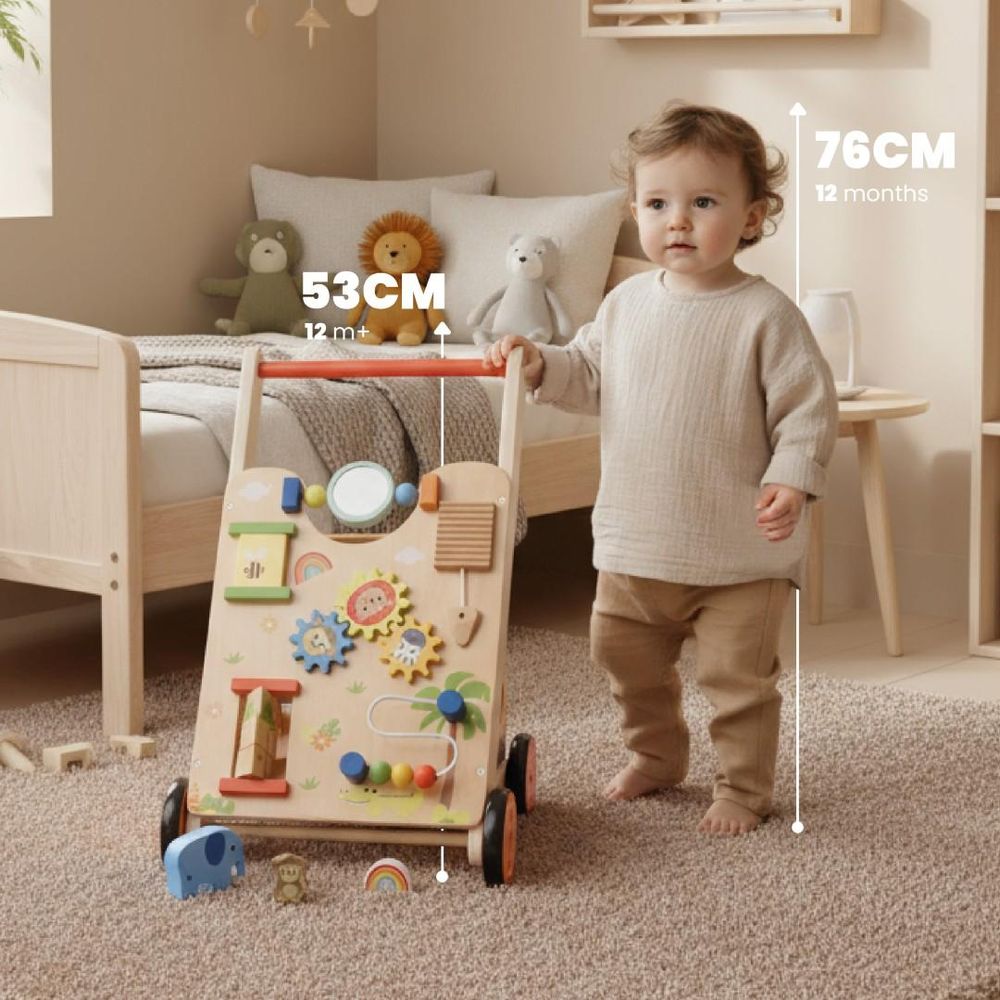 Dziecko uczące się chodzić z drewnianym pchaczem Sun Baby XXL