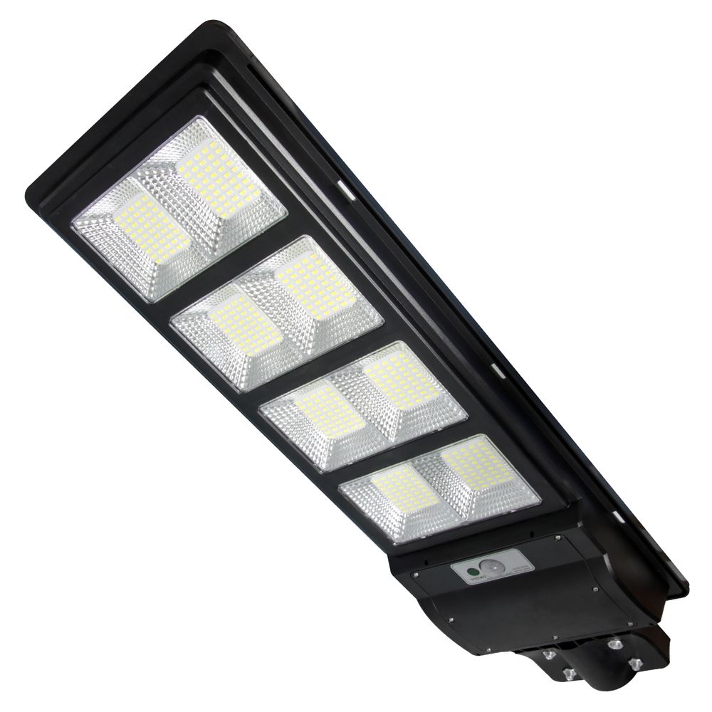 Straßenlampe mit robuster und wetterfester Bauweise, solarbetrieben.