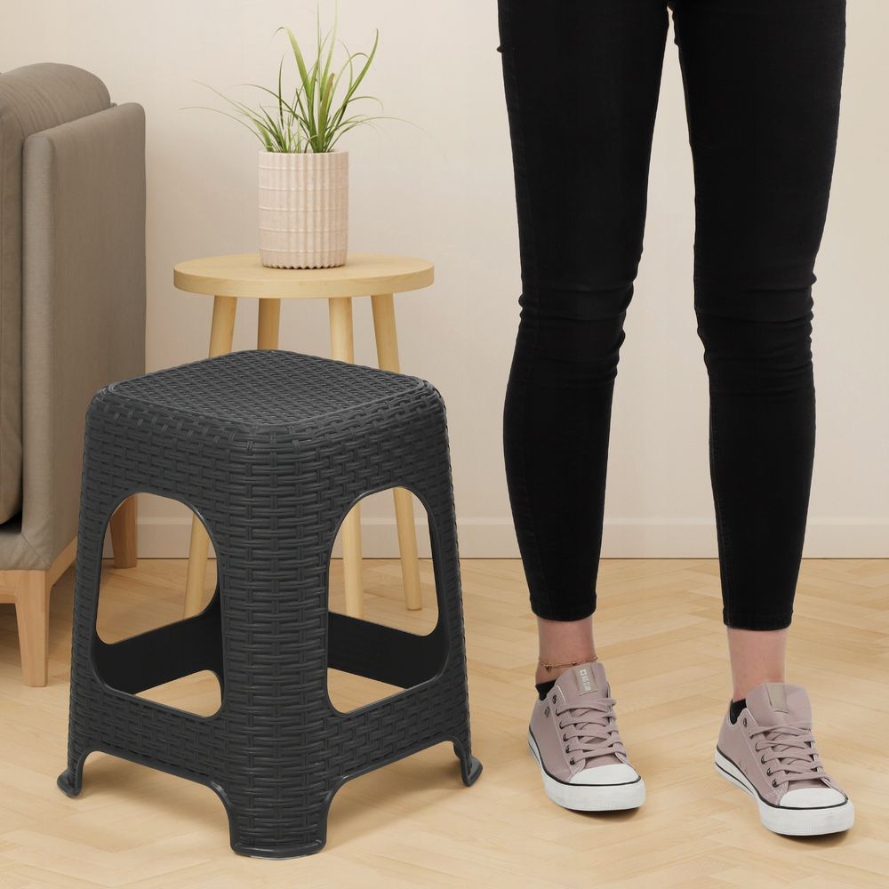 KADAX Hocker aus Kunststoff "Habol", Sitzhocker, Rattanhocker bis 120 kg mit Antirutschfüßen, Anthrazit, 45 cm