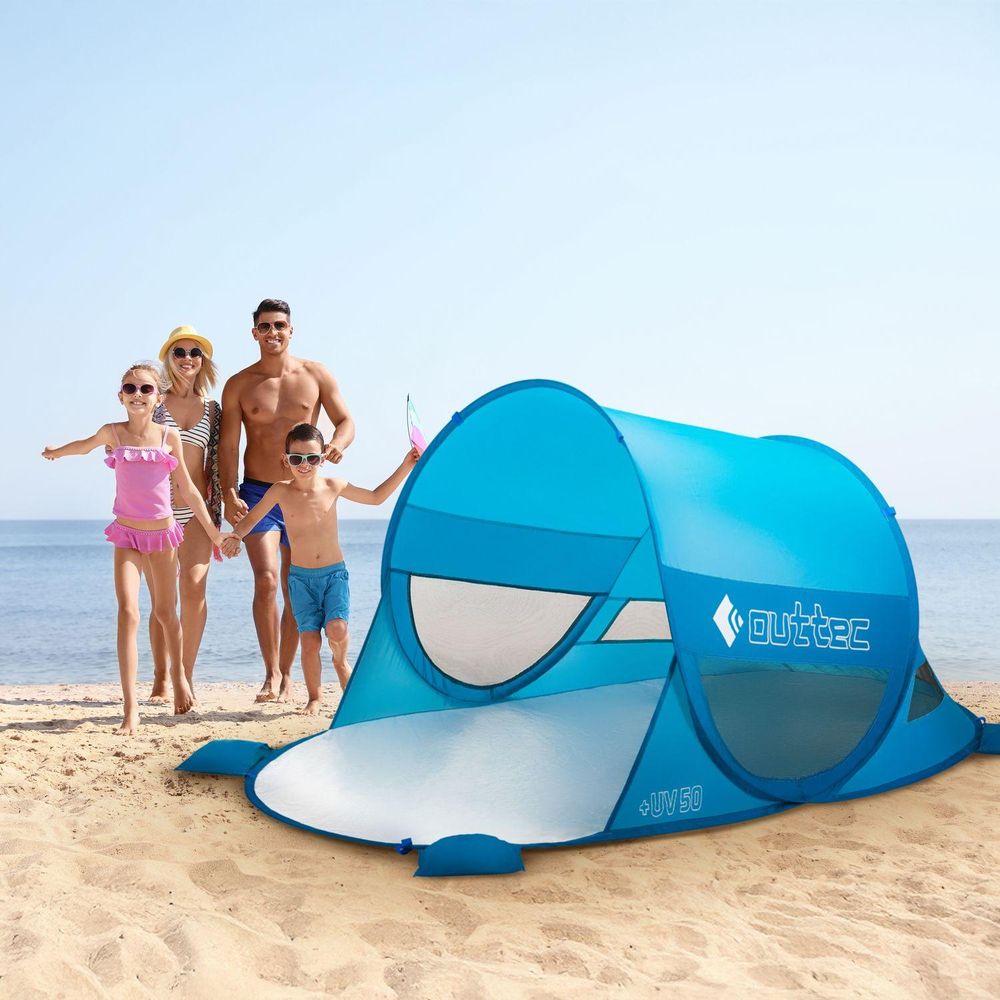 Outtec Strandmuschel UV50 mit Familie im Hintergrund am Strand