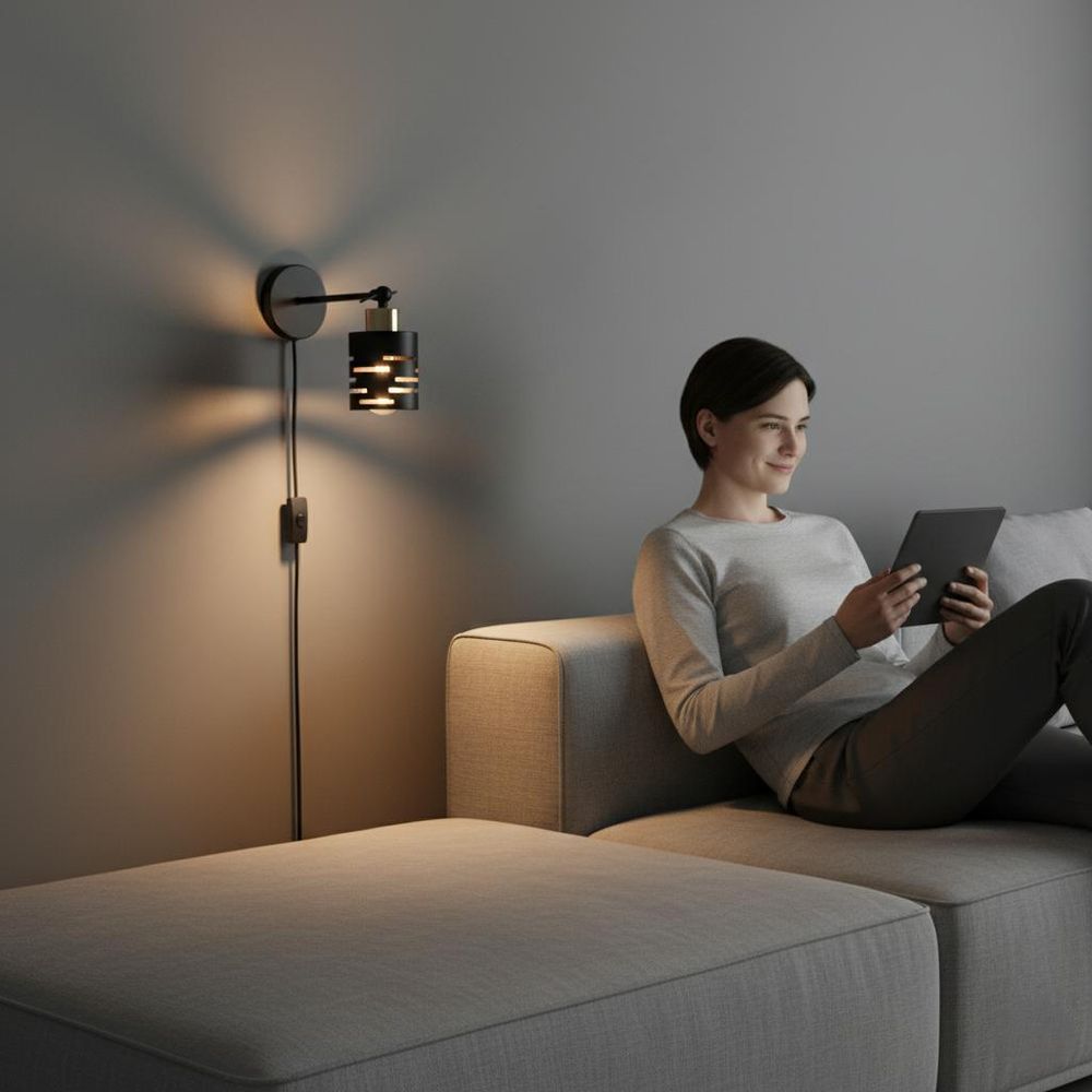 MasterLED Wandlampe E27 - Schwarz mit Gold - Schwenkbare Innenleuchte mit Stecker und Schalter - Modern und praktisch