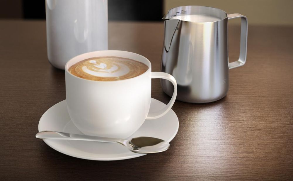 Arendo Edelstahl Milchkännchen mit Messskala - Milchkanne zum Aufschäumen von Milchschaum
