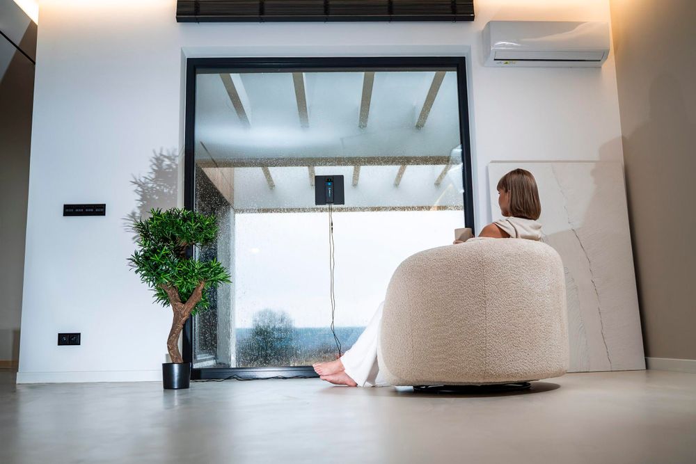 ROBOWAY RW-5 Fensterputzroboter, 3000 Pa Saugkraft, Ultraschall-Sprühfunktion, BLDC-Motor, UPS-Sicherheitssystem, Fernbedienung