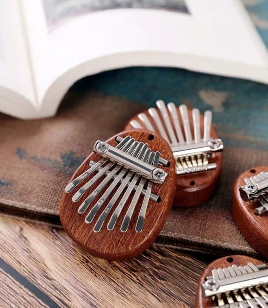 Mini Kalimba - 8 klawiszy - Drewno mahoniowe - Afrykańskie pianino kciukowe - z paskiem