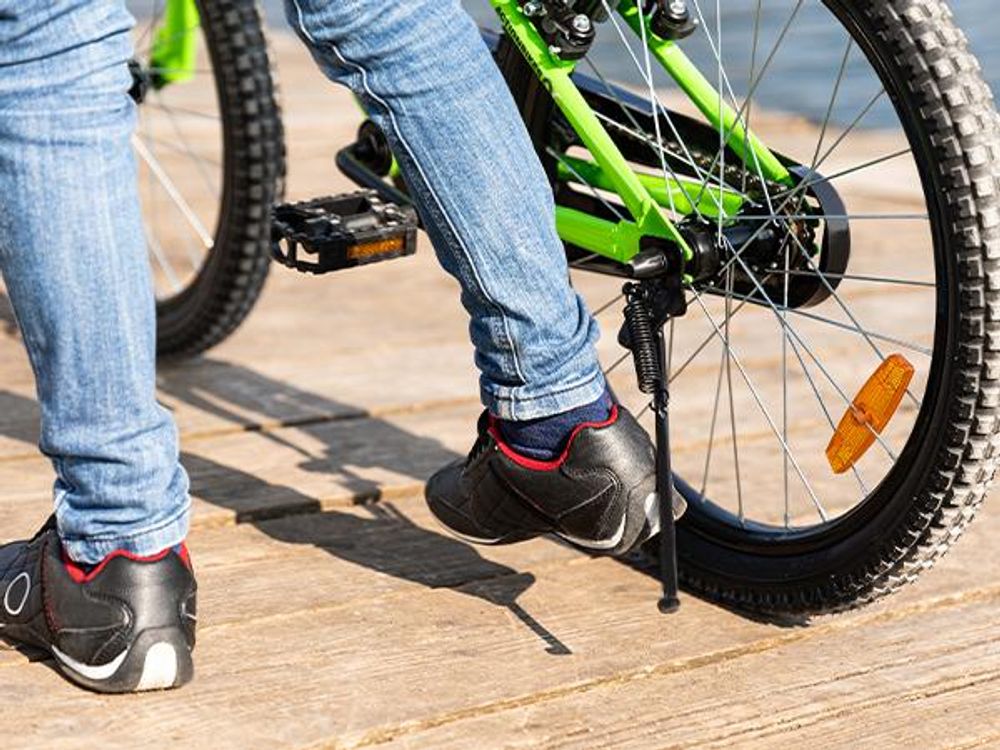 Actionbikes Kinderfahrrad Zombie 20 Zoll | Kinder Fahrrad - V-Brake Bremsen - Kettenschutz - Fahrradständer - Kinderrad - 6-9 Jahre (Grün)
