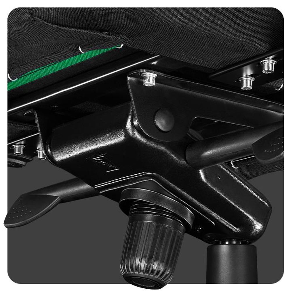 Detailní pohled na mechanismus s více bloky pro ovládání nastavení židle