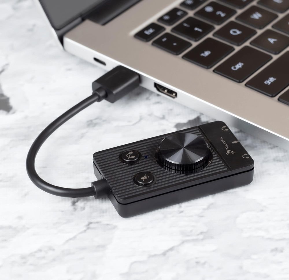 Reagle Externe USB Soundkarte Adapter USB auf 3,5mm Klinke für Headset, Kopfhörer & Mikrofon |mit Lautstärkeregler, Stummschalttaste, Plug & Play,