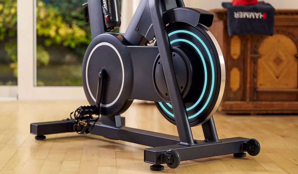 20 kg Schwungmasse und ein flüsterleiser Antrieb für ruhiges Trainingserlebnis