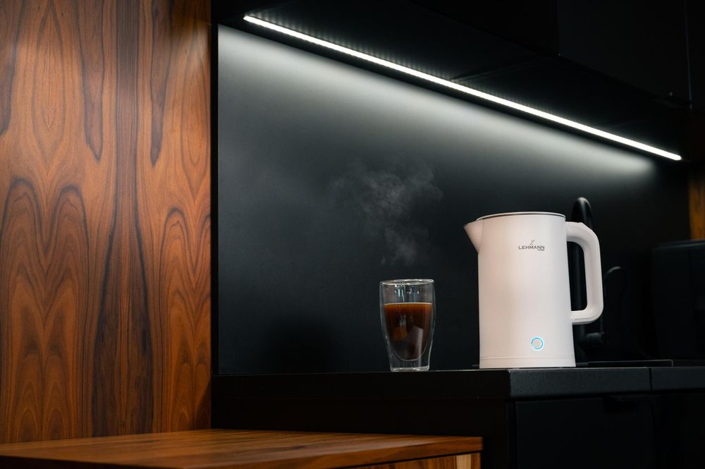 LEHMANN Bouilloire Électrique 1,7 L - Ebullition Rapide, 2200W, Double Paroi, Base à 360°, sans BPA