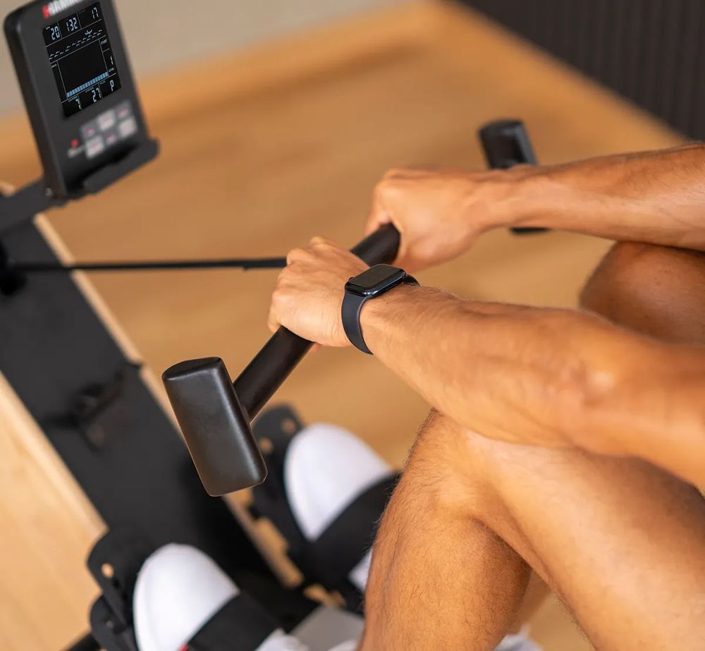 Mit drei Griffpositionen – schmal, mittel und breit – passt du dein Training individuell an