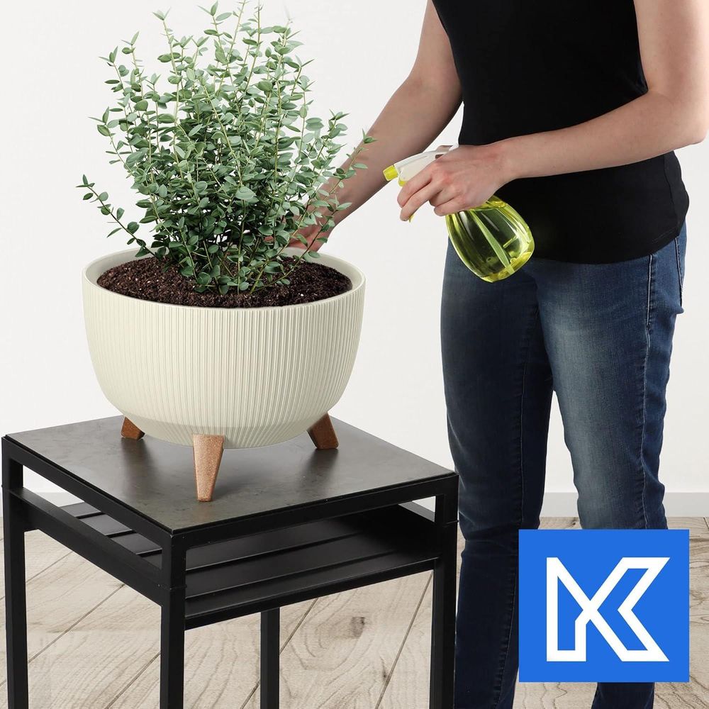 KADAX Kunststoff Blumentopf "Milis", Blumenkübel mit drei Einsteckstützen, Creme, 33 cm