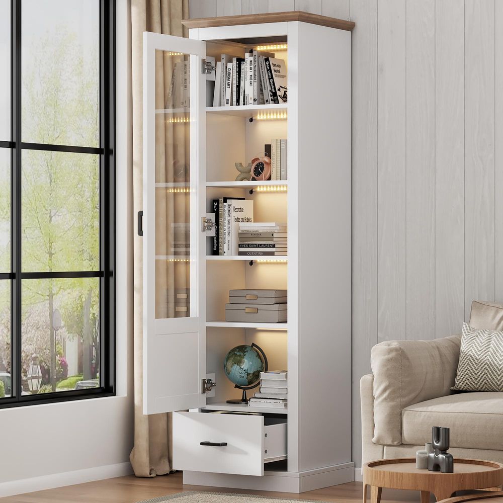 Merax Standvitrine mit LED-Beleuchtung, 5 Ablageflächen, USB-Fernbedienung, mattweiß mit Naturholzdekor, 178x50x35 cm – modernes Design