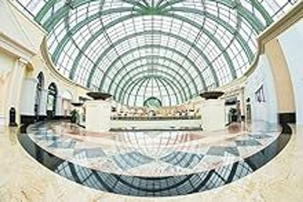 Walimex pro 8 mm Fisheye II Objektiv kompatibel mit Canon EF-S, Fish Eye Kameraobjektiv mit 167° Bildwinkel, Fischaugenobjektiv für APS-C Sensor, Weitwinkelobjektiv mit manueller Scharfeinstellung