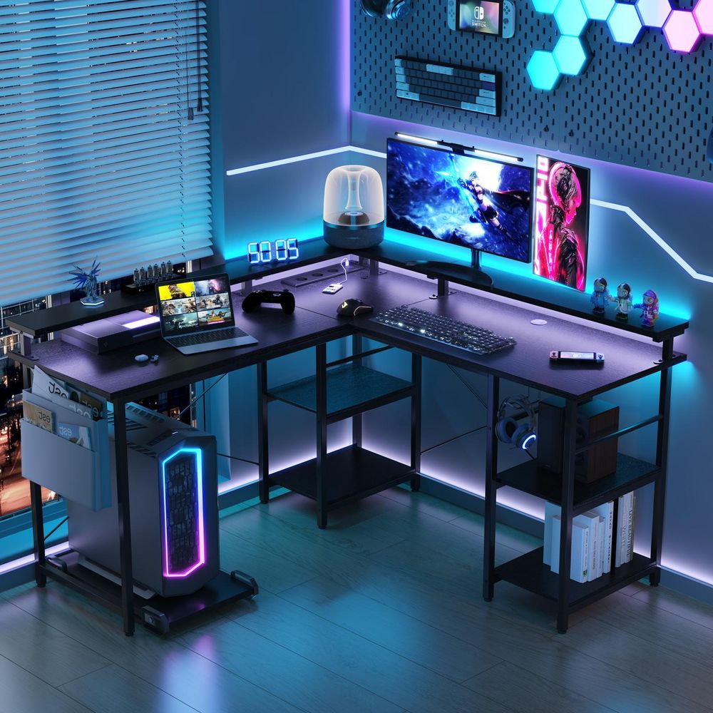 ZELURXX Gaming-Tisch L-förmiger mit RGB LED Beleuchtung, mit Tasche, Dual-Monitor-Ständer, Headset-Halterung & Steckdosen, Schwarz