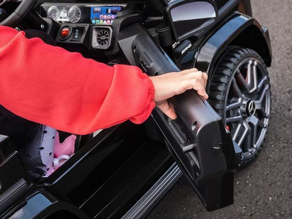 Actionbikes Motors Mercedes AMG G63 | Kinder Elektro Auto - Kinderauto - Kinderfahrzeug - Fernbedienung - Startsound - 3-6 km/h - ab 3 Jahre (Weiß)
