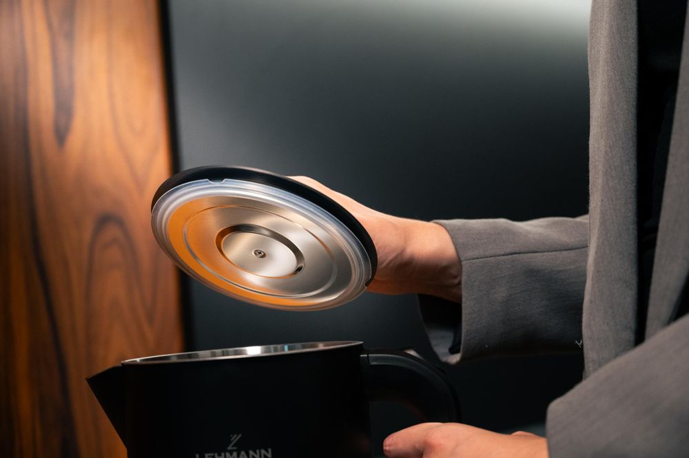 LEHMANN Bouilloire Électrique 1,7 L - Ebullition Rapide, 2200W, Double Paroi, Base à 360°, sans BPA, Noir