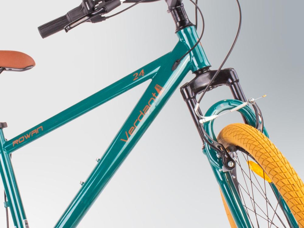 Bicicletta per bambini ragazzi bici 24 pollici per la Comunione bici con cambio a 7 velocità Shimano RevoShift bicicletta ammortizzatore Calix bianco blu