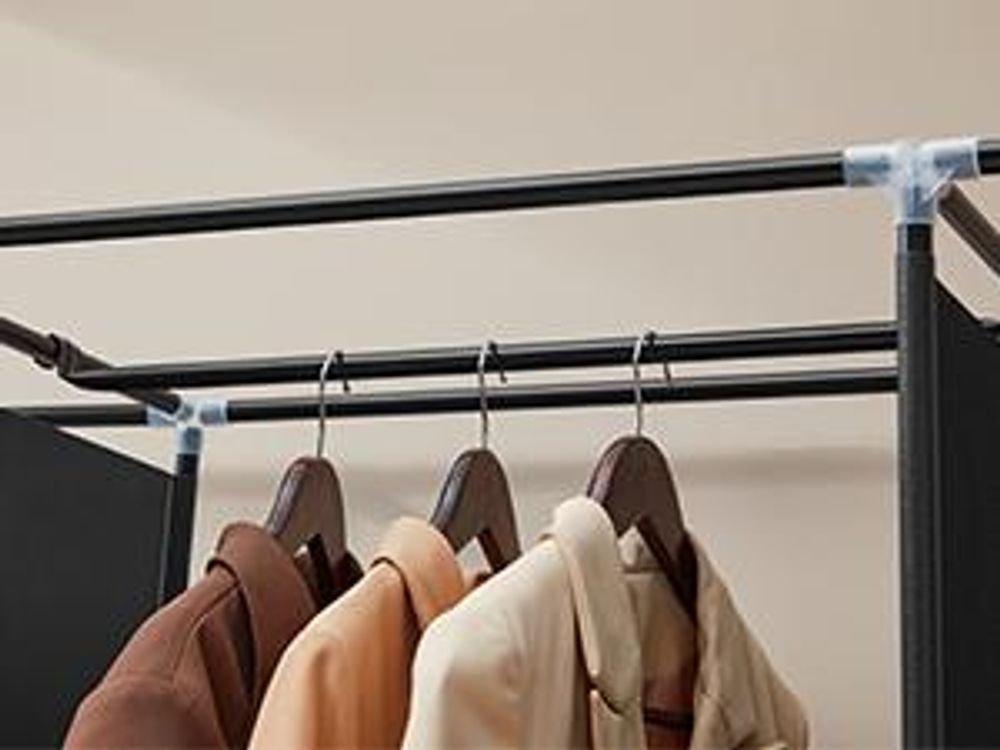 SONGMICS Stoffschrank mit Kleiderstange, Kleiderschrank mit Seitentaschen, Schrank für Schlafzimmer, 4 Hängefächer, schwarz