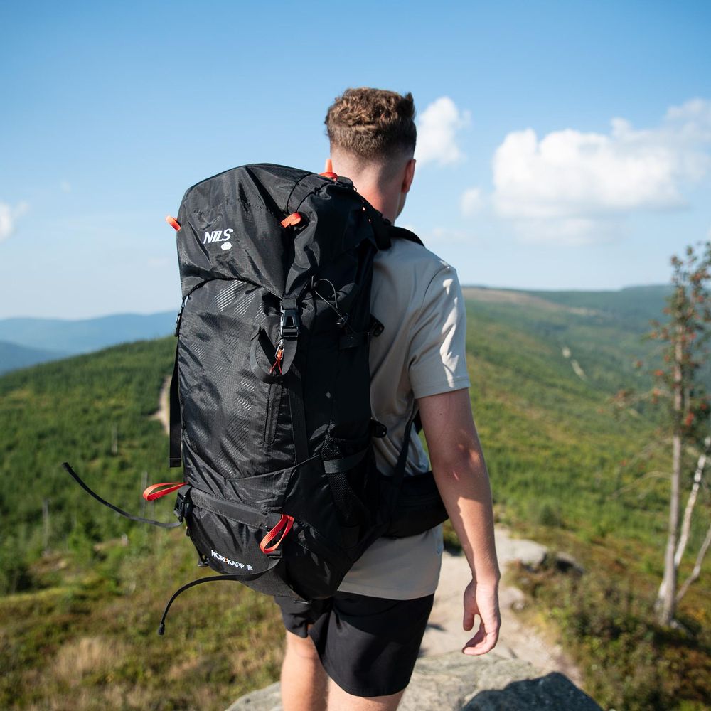 Nils Camp NC1992 Trekkingrucksack Nordkapp 65L schwarz wasserdicht Air-Flow-System mit Regenschutz