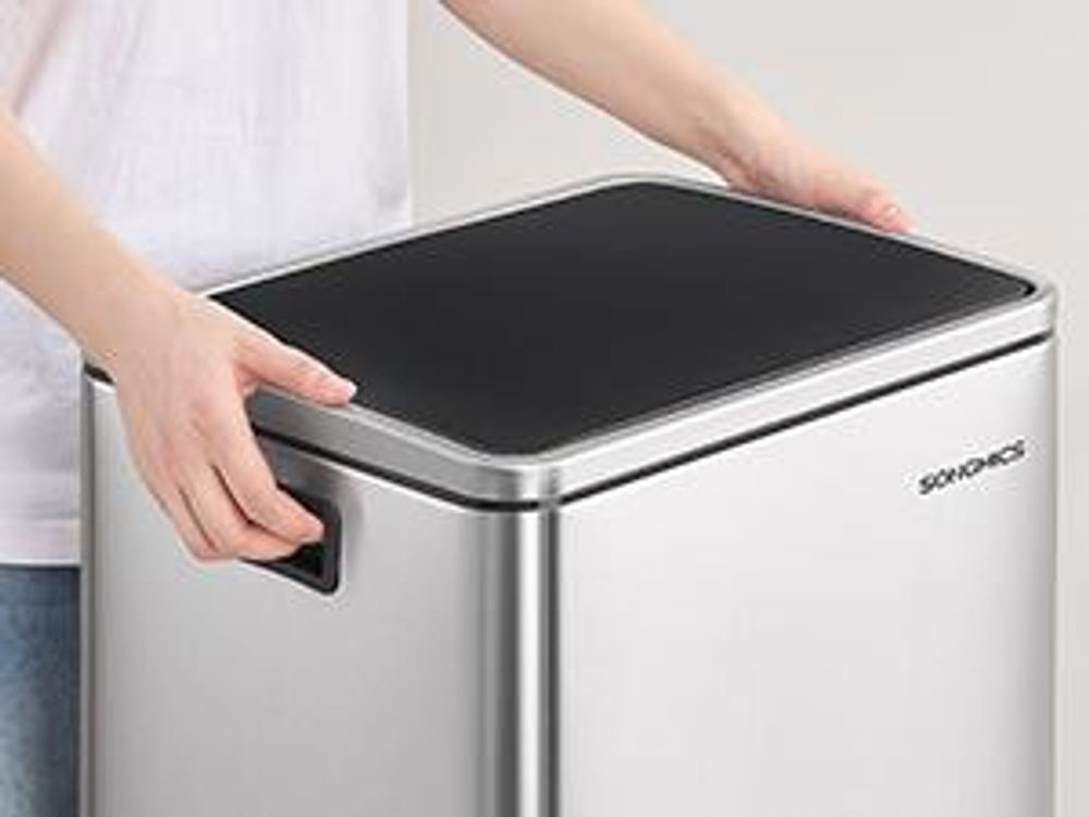 SONGMICS Mülleimer 50 L, 15 Müllsäcke, Edelstahl, herausnehmbarer Inneneimer aus Kunststoff, mit Deckel, Griffe, Softclose, silbern