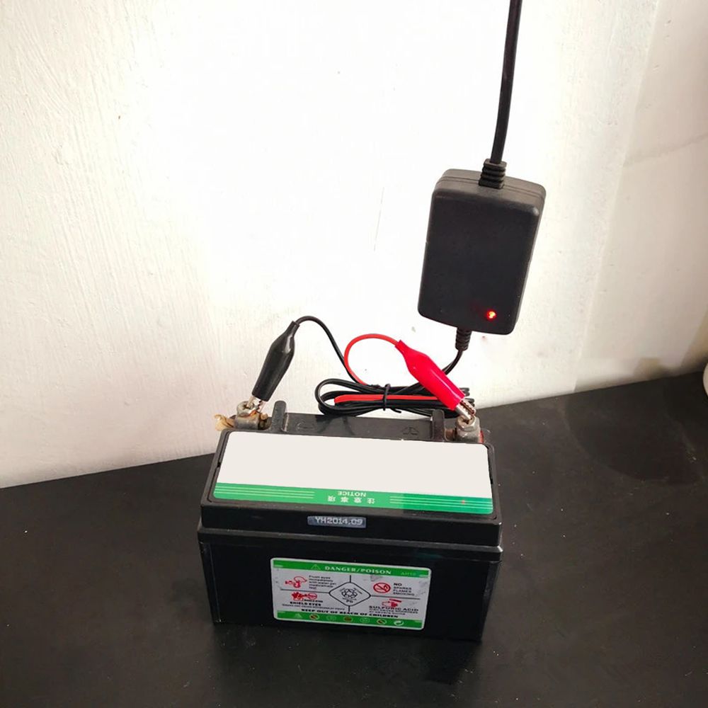 Autobatterie Ladegerät Bleiakku 12V Blei-Gel Batterieladegerät Batterie Akku Auto Batterielader Erhaltungsladung 1,5 A Erhaltungsladegerät Retoo