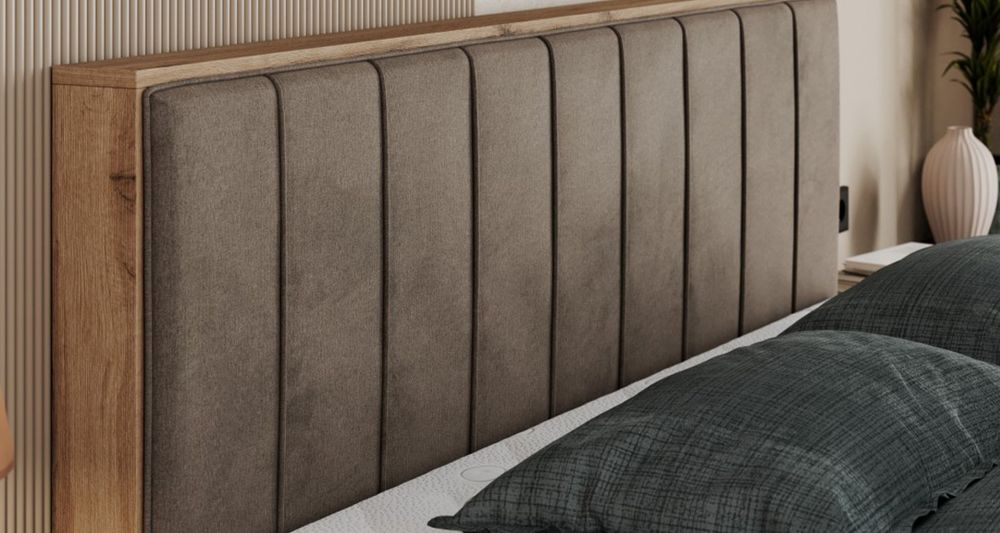 Vergrößern Sie das Kopfteil des Boxspringbettes, das Foto zeigt braun Stoff