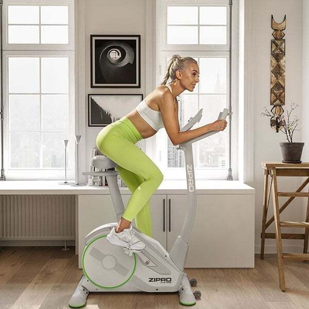 Zipro Ergometer Fahrrad Rave White – Elektromagnetischer Heimtrainer in Weiß App-Steuerung Zwift Verstellbarer Lenkerwinkel & Sattel Watt-Programm