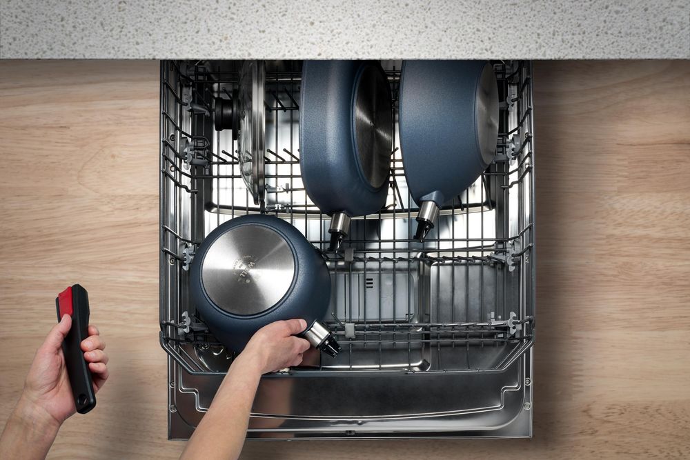 Woll Diamond Lite Guss-Hochrandpfanne: abnehmbarer Stiel, Alle Herdarten inkl. Induktion, Ø 24 cm, 7 cm hoch, 2,5 Liter