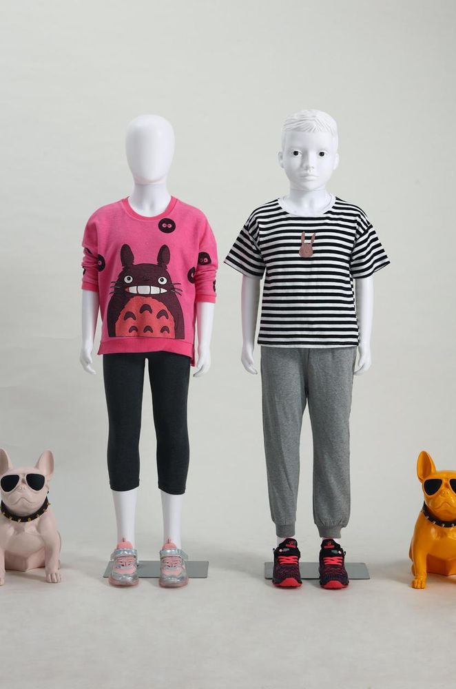 Eurotondisplay Schaufensterpuppen SC-1W 130cm Zwei Köpfe weiß PE Plastik