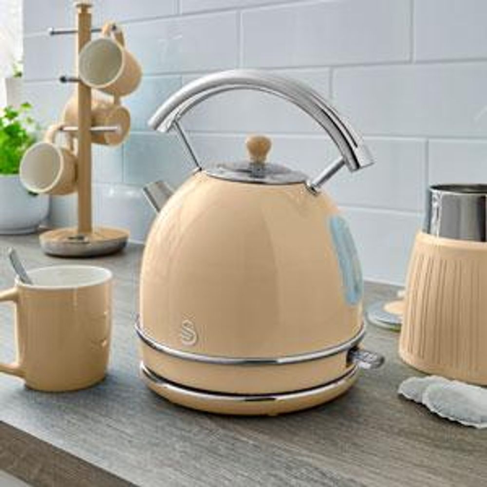 SWAN SK14630CNEU Retro Elektrisch Wasserkocher 1,8L Vintage Abschaltautomatik Kabellos, Edelstahl Creme