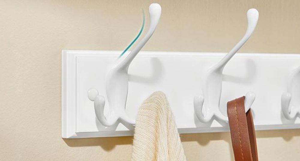 SONGMICS Wandgarderobe, 5 Dreifach-Kleiderhaken, Hakenleiste, Garderobenhaken, Mäntel, Jacken, Hüte, Taschen, Flur, Schlafzimmer, Badezimmer, weiß