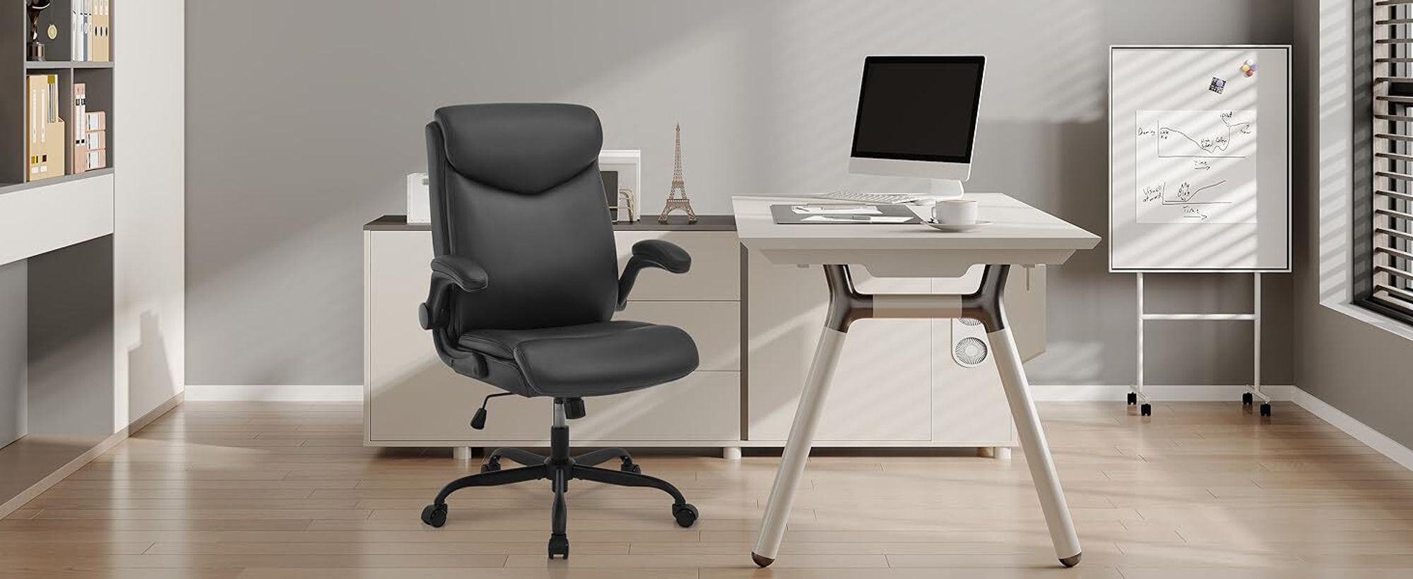 EUGAD Bürostuhl ergonomisch, Chefsessel 150 kg, Drehstuhl mit Rollen, hochklappbare Armlehnen, Sitzfläche aus PU, Schwarz